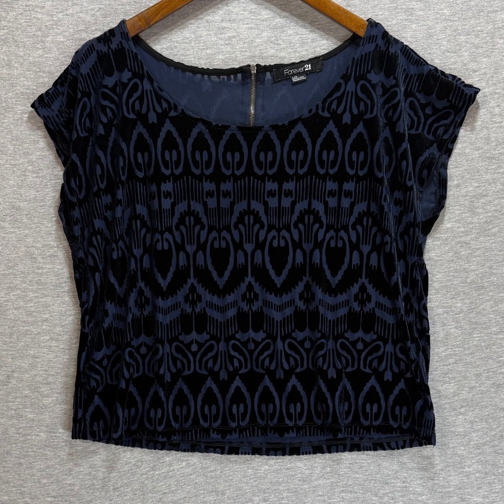 Forever 21 Burnout Velvet Blouse Womens Large Navy Blue Damask Cropped Gothic